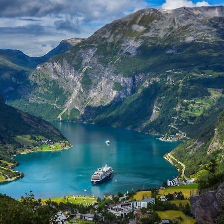 Leilighet I Hjertet Av Sunnmore! Sykkylven Buitenkant foto