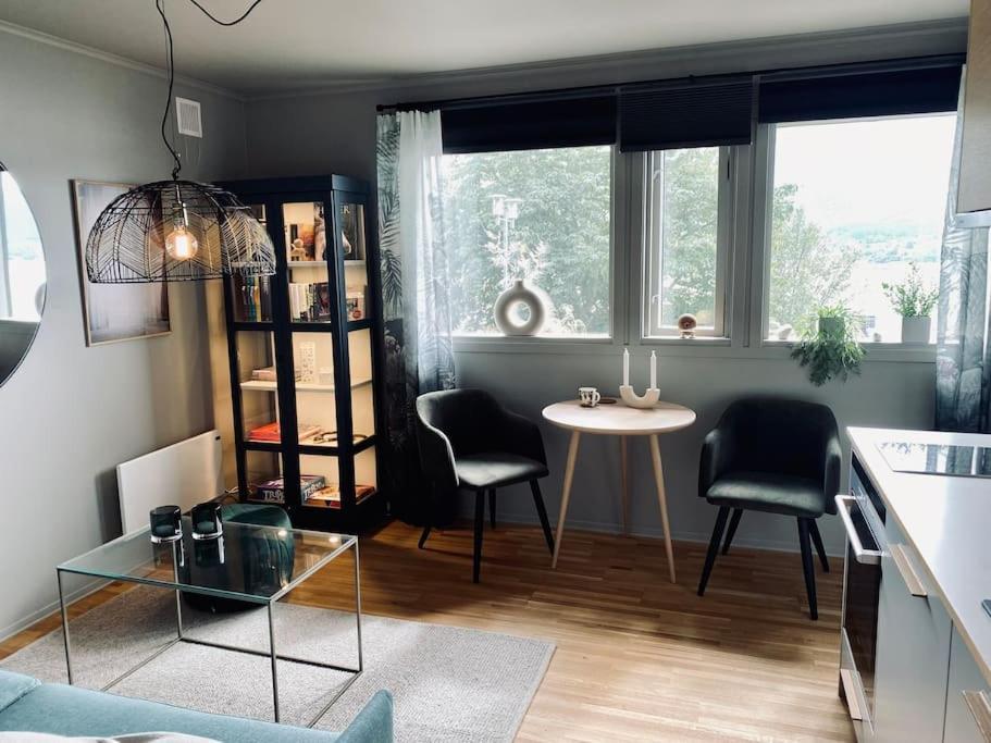 Leilighet I Hjertet Av Sunnmore! Sykkylven Buitenkant foto